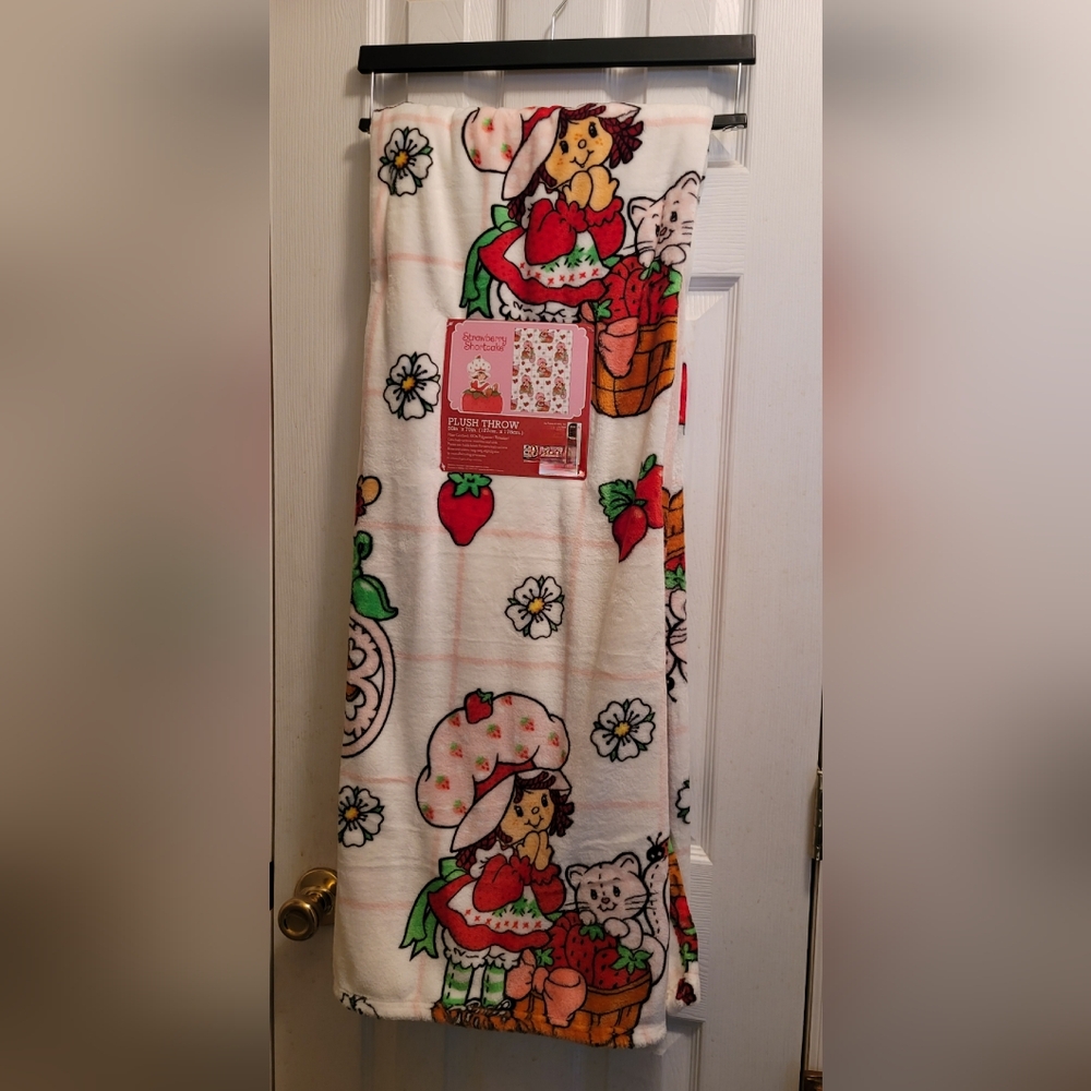 Strawberry Shortcake Fleece Throw Blanket, New Release 2025 50 X 70